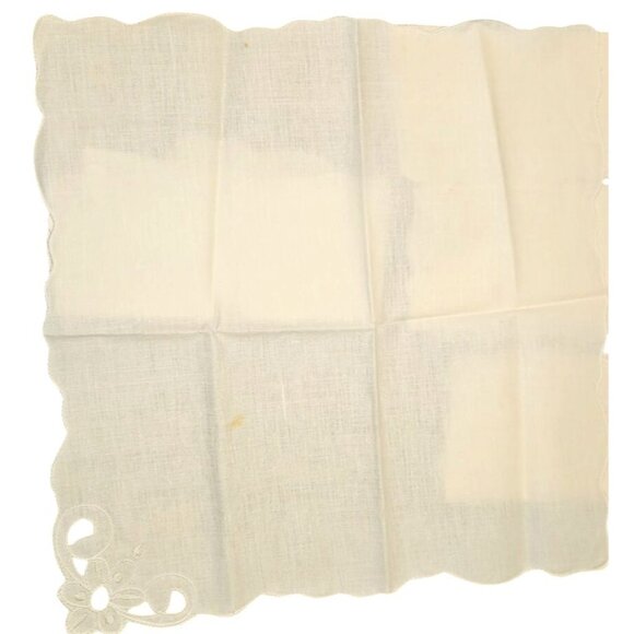 5 Vintage Napkins Linen White Floral Embroidered Scalloped Edges 14x14 Inches - Picture 3 of 5